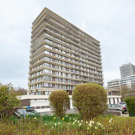 Stunning Views Over With Garage Appartamento