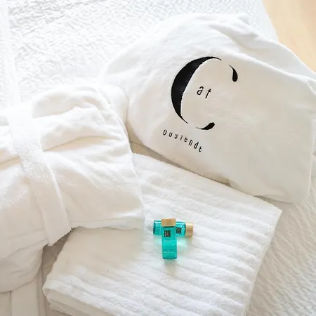 Stunning Views Over With Garage Appartamento *