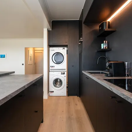 Stunning Views Over With Garage Appartamento