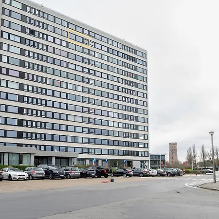 Stunning Views Over With Garage Appartamento Ostenda