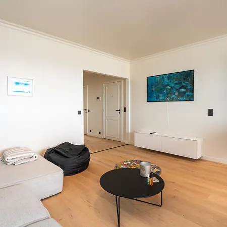 Stunning Views Over With Garage * Ostenda